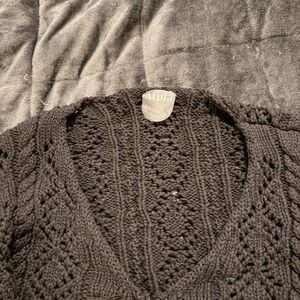 ARULA Black Open-Knit V-Neck crop